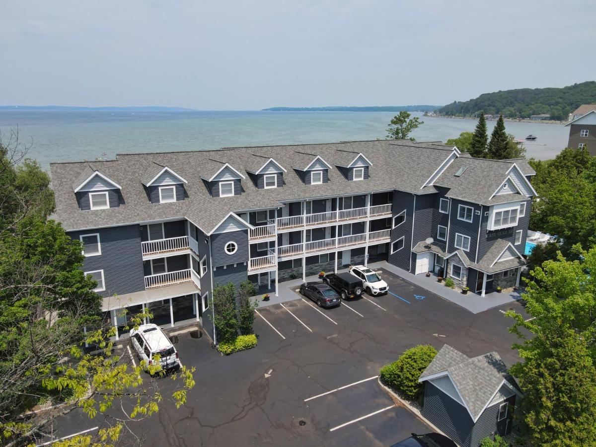 103 North Shore Inn Traverse City Bagian luar foto