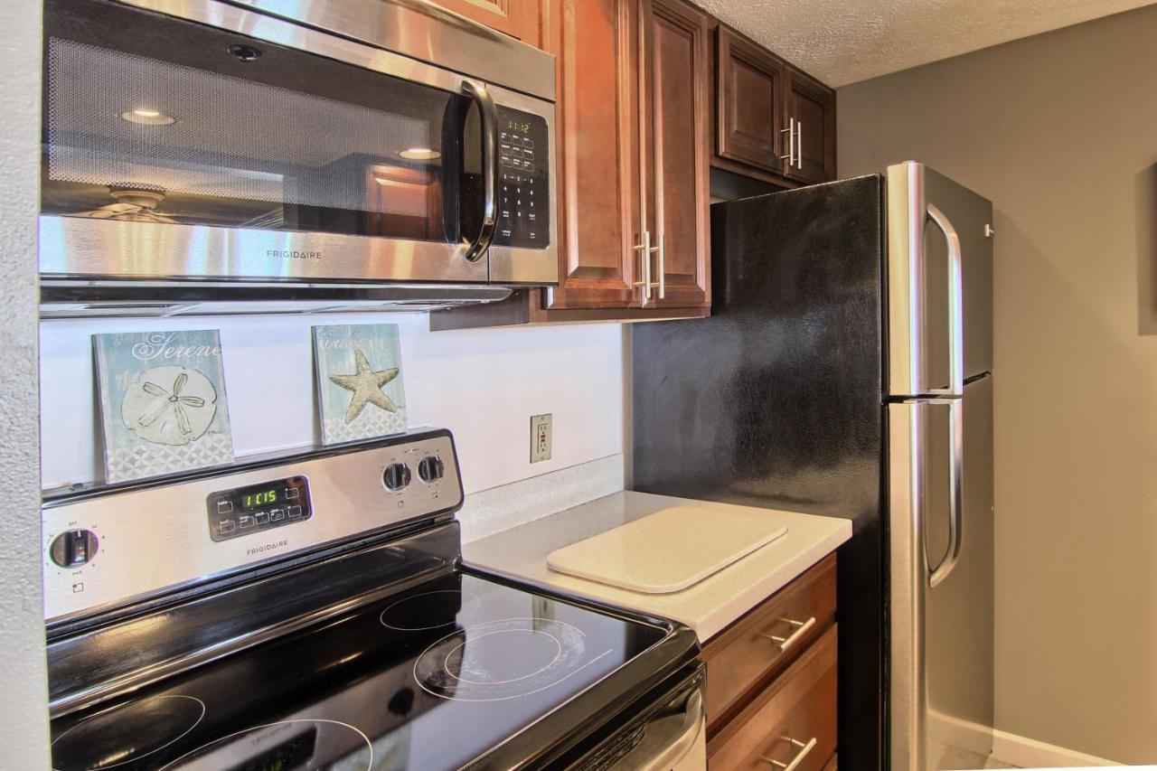 103 North Shore Inn Traverse City Bagian luar foto