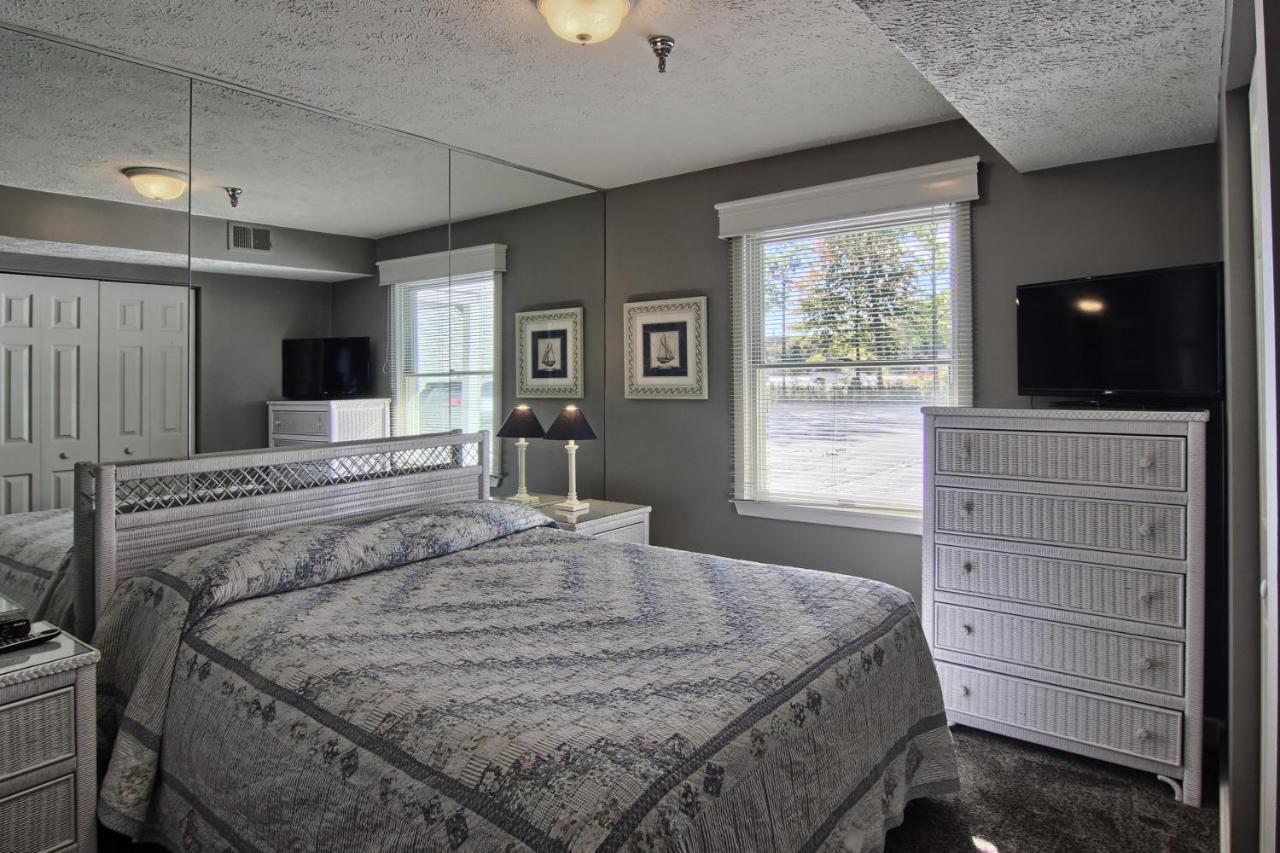 103 North Shore Inn Traverse City Bagian luar foto