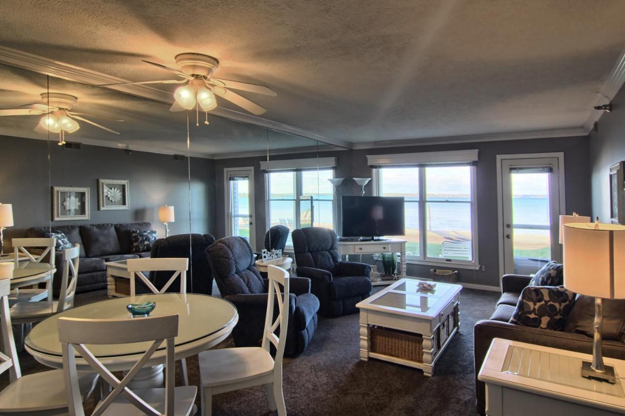 103 North Shore Inn Traverse City Bagian luar foto