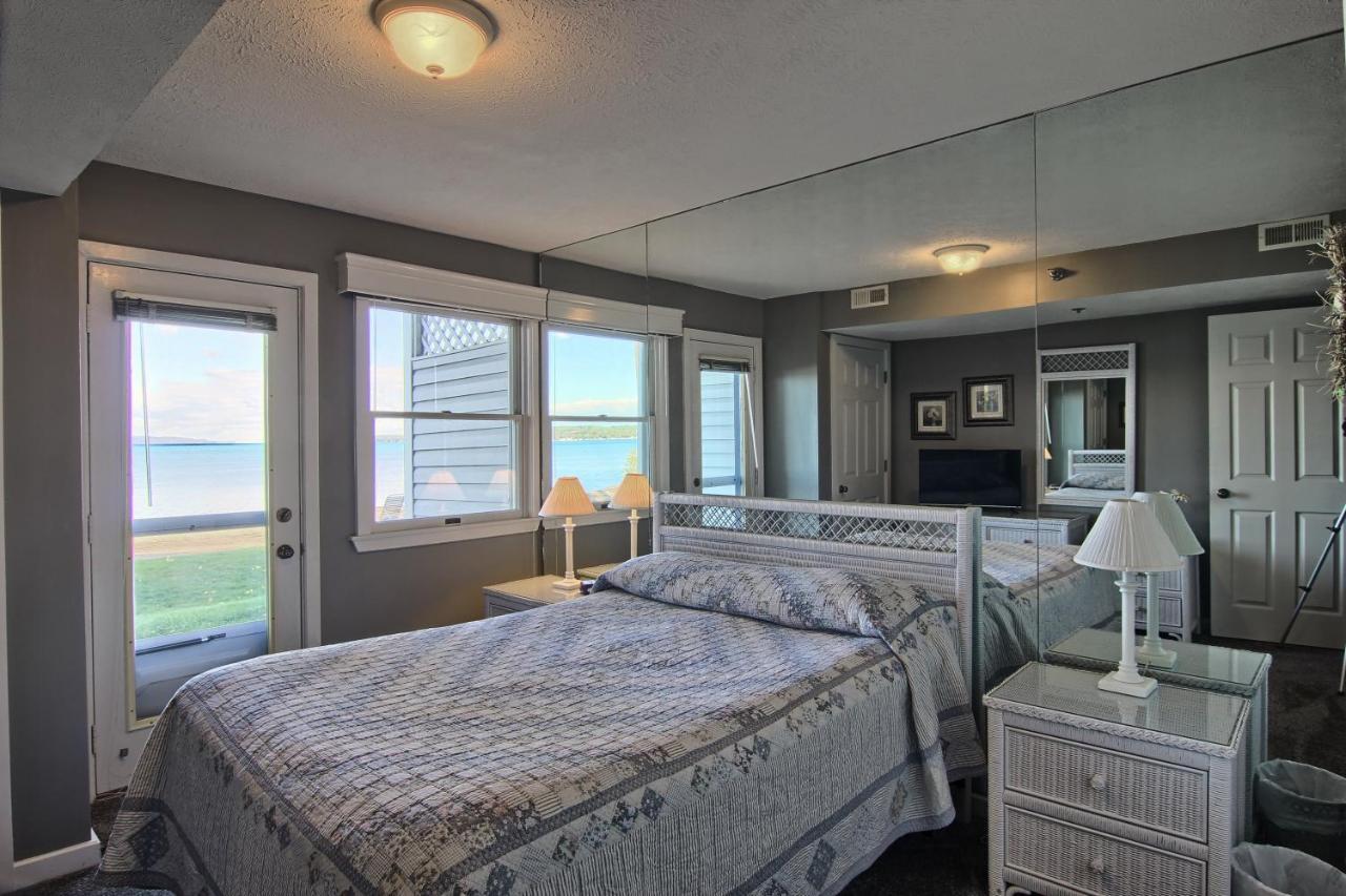 103 North Shore Inn Traverse City Bagian luar foto